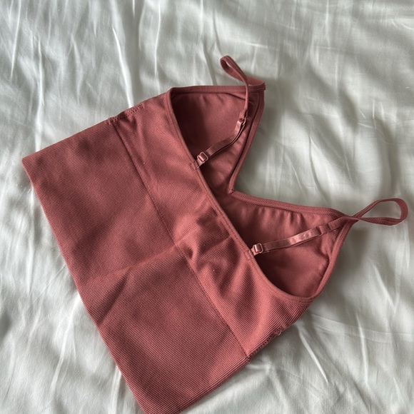 Set of 2 cropped tank tops - padded - Picture 3 of 4